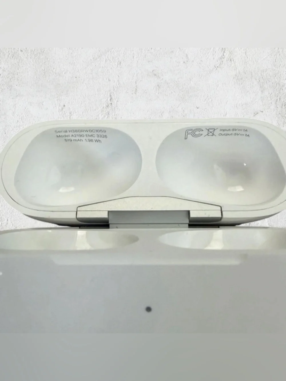Apple AirPods Wireless Earbuds Replacement Charging Case - White